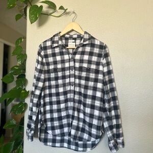American Eagle Outfitters Black and White Checkered Flannel Shirt